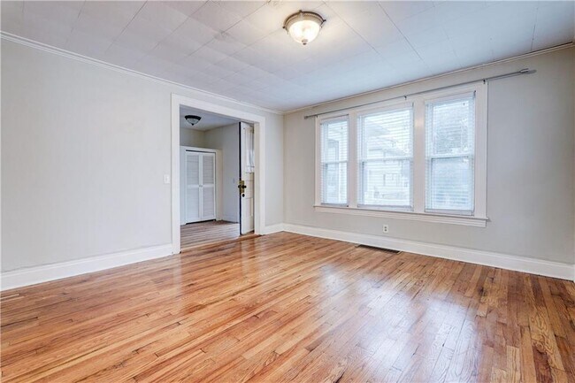 Building Photo - 151 Hampden Rd