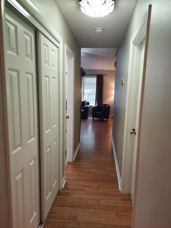 Building Photo - 8826 Minnow Creek Dr