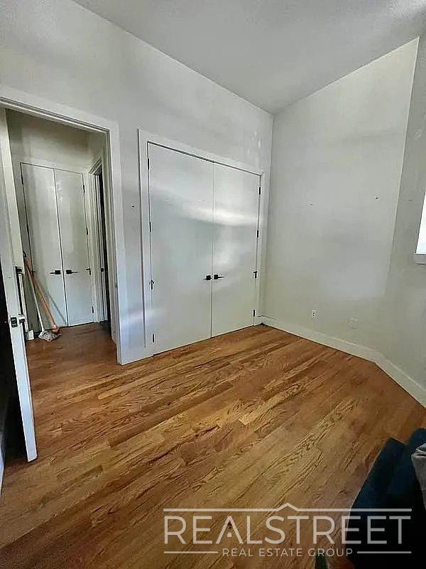 Building Photo - 3 Bed / 1.5 Bath Duplex | Bushwick | Brooklyn
