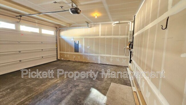 Building Photo - 1032 Magnuson Way