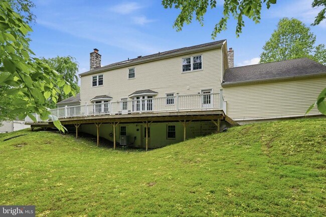 Building Photo - 1316 Heller Dr