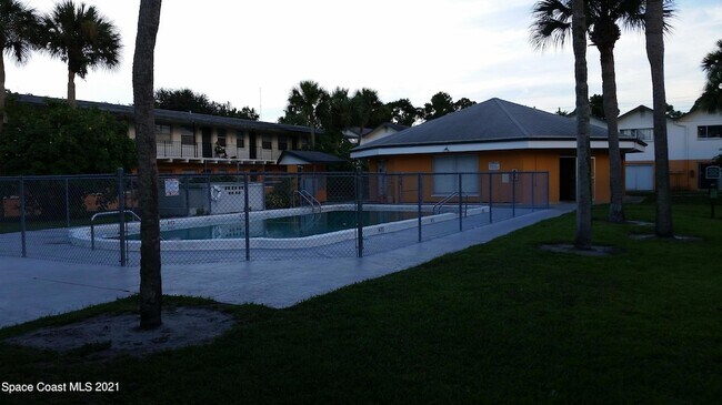 Building Photo - 1711 Dixon Blvd