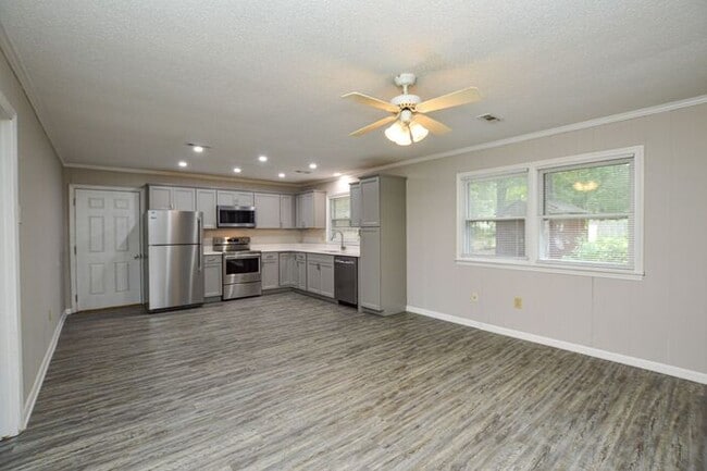 Building Photo - Renovated ranch in Matthews, NC!