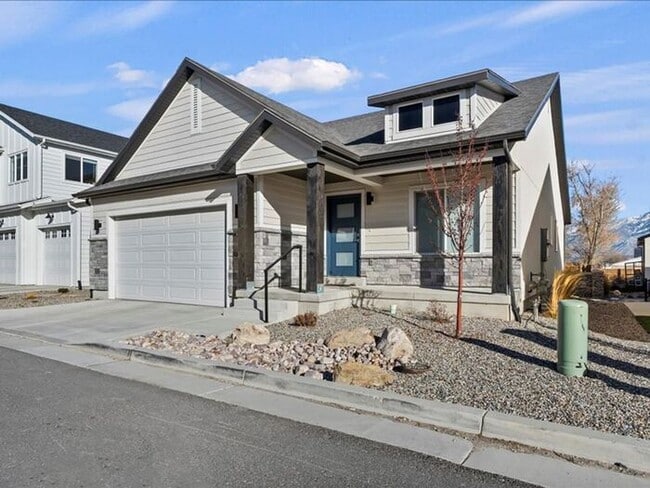 Building Photo - West Joran 3 bed 2 bath family home