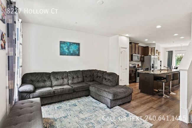 Building Photo - 8227 Hollow Ct