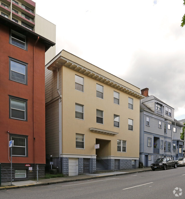 Primary Photo - Victorian Apartments