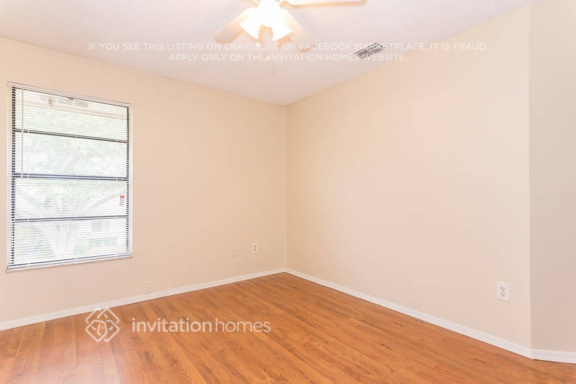 Building Photo - 1903 Firethorn Ct