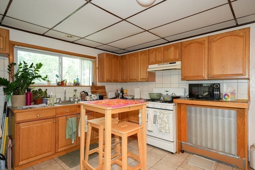 Primary Photo - 19 Oval Rd