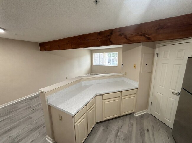 Building Photo - 626 Walden Cir