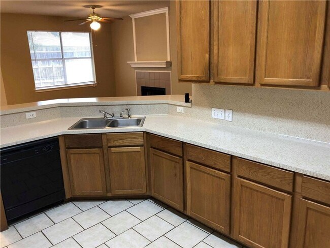Building Photo - 8102 Willet Trail