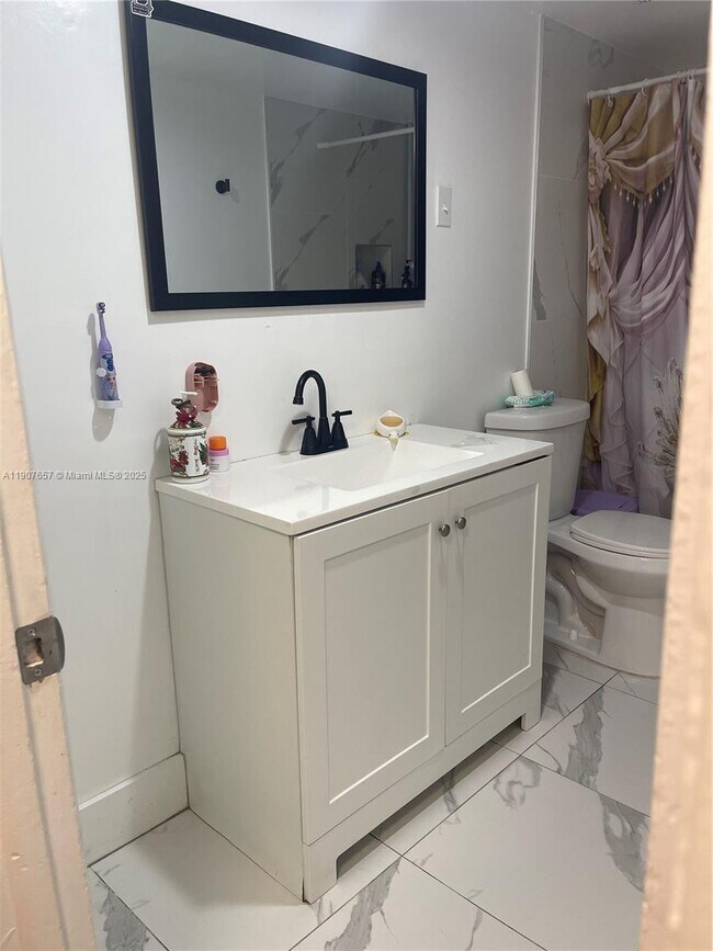 Building Photo - 6190 W 19th Ave