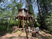 Building Photo - 28605 Vashon Hwy SW