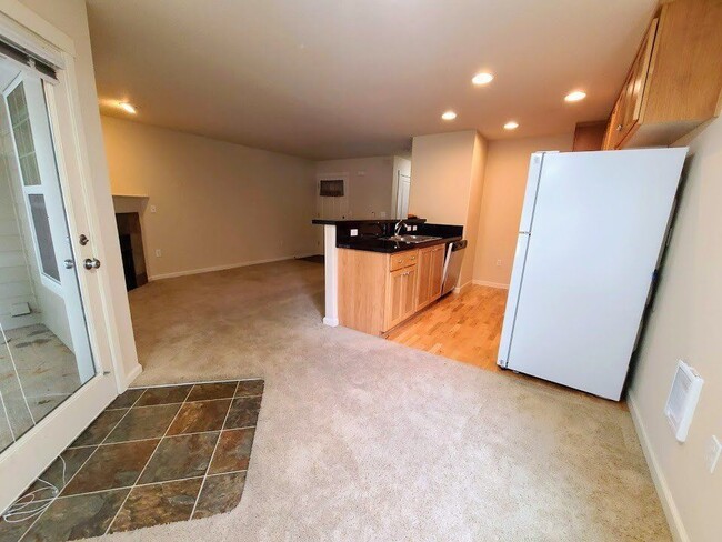 Building Photo - 6298 SW Grand Oaks Dr