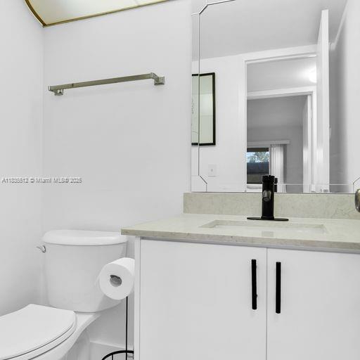 Building Photo - 221 Mansfield F