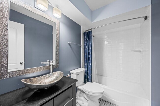 Building Photo - 201 Thames Pkwy