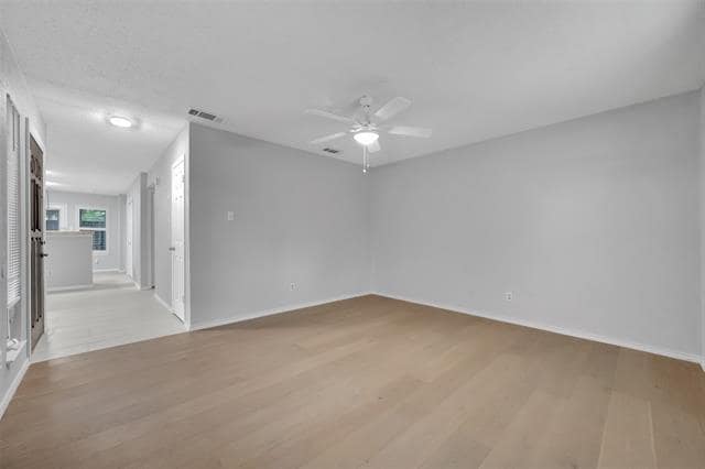 Building Photo - 2111 E Belt Line Rd