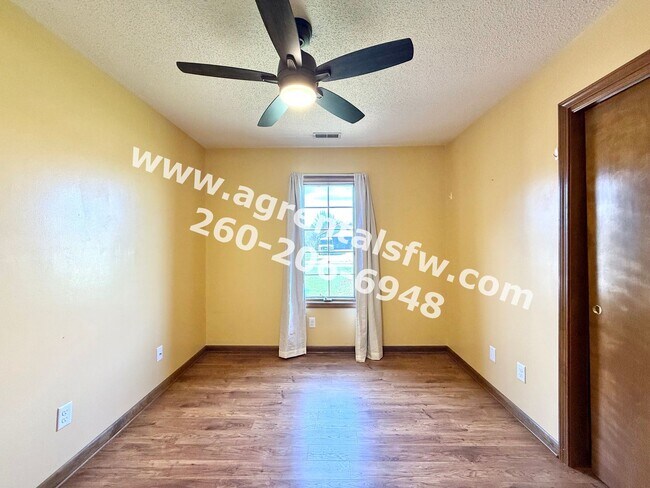 Building Photo - 3 Bedroom House
