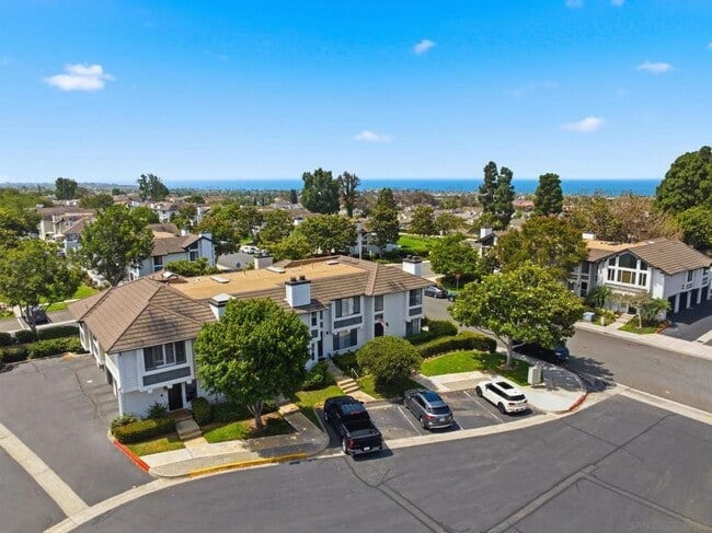 Building Photo - 867 Hollyhock Ct