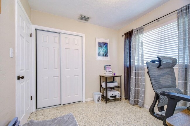 Building Photo - 5635 24th Ave N