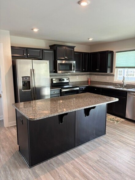 Building Photo - 18304 Patchwork Dr