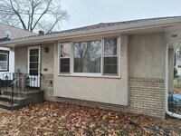 Building Photo - 3520 S 39th Ave