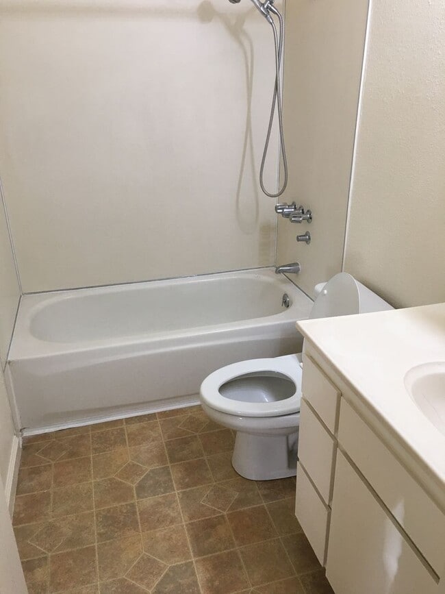 Building Photo - 2 B/D 1 B/A  in Marysville - COMING SOON! ...