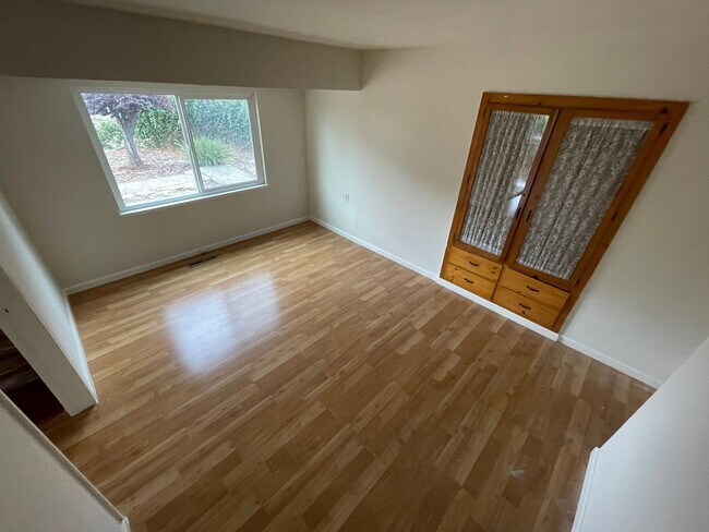Building Photo - $4390 -- BEAUTIFUL 3BED HOME IN MISSION VA...