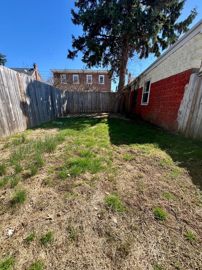 Building Photo - Gorgeous 3-Bedroom Townhome in Parkside! Available NOW!