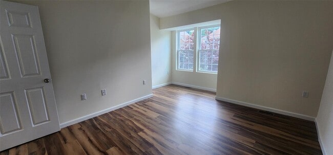 Building Photo - 1417 Whispering Hills Dr