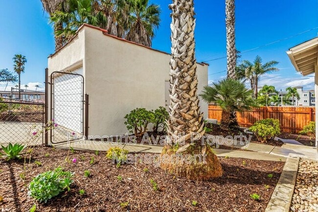 Building Photo - 915 Civic Center Dr