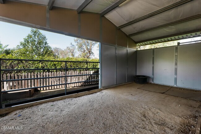 Building Photo - 525 Aqueduct Ct