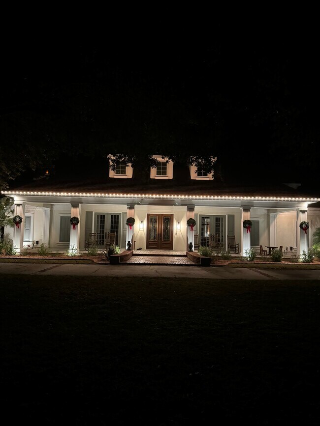Building Photo - 1064 Greenwillow Dr