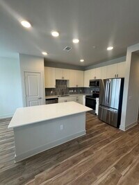 Building Photo - 1620 Everitt Trail