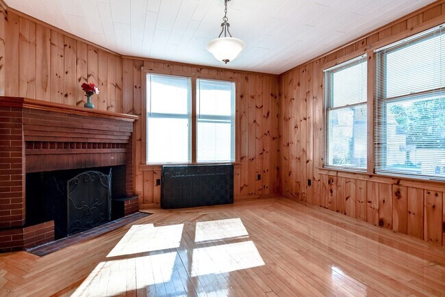 Building Photo - 57 Coburn Ave