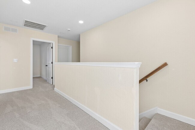 Building Photo - 317 Cottonwood Ave