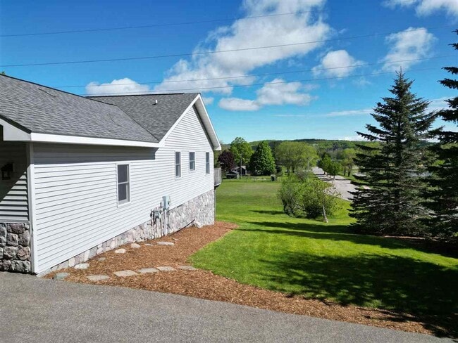 Building Photo - Spacious 5BR Retreat Minutes from Downtown Boyne City