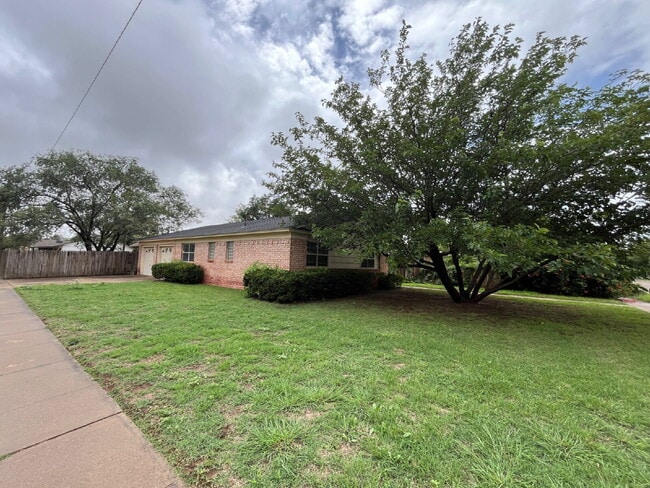 Building Photo - Beautiful, Remodeled Home