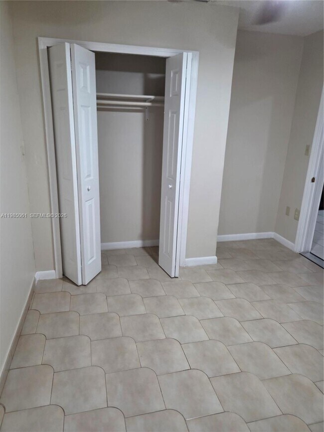 Building Photo - 2931 SW 135th Ave