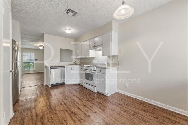 Building Photo - 205 W William Cannon Dr