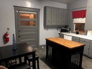 Building Photo - 419 N Gilbert St