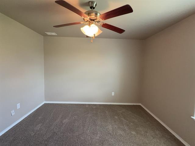 Building Photo - 704 E College St