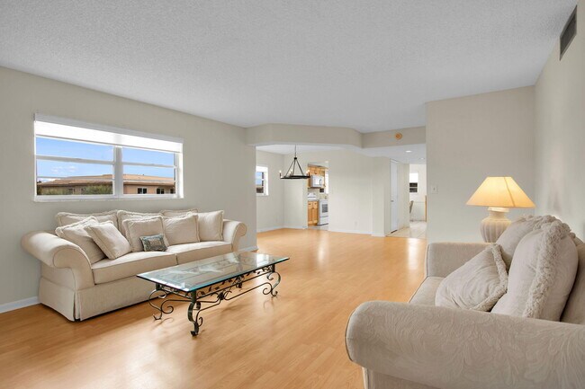 Building Photo - 1605 Abaco Dr