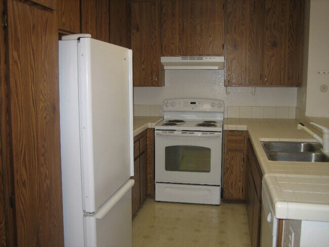 Building Photo - 9149 Village Glen Dr