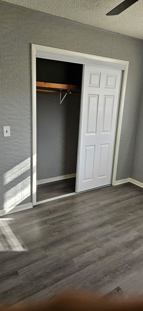 Building Photo - 5408 S Hutchinson Ct