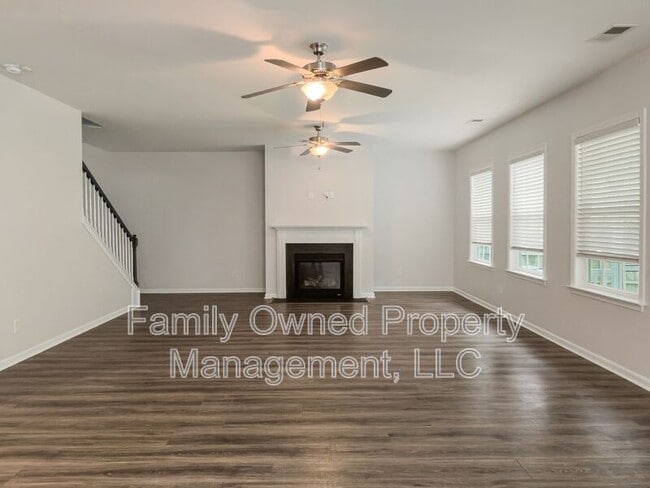 Building Photo - 603 Pendleton Dr