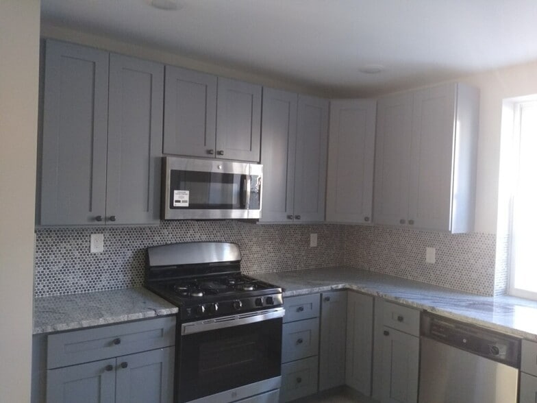 Kitchen - 1817 Ashley St