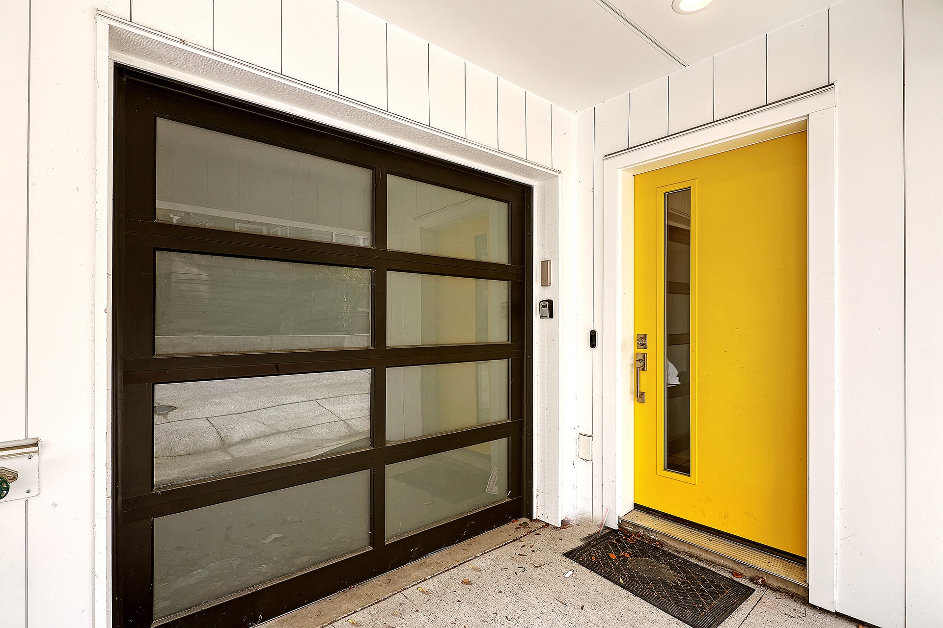 Glass garage door off main door entry. - 818 N 47th St