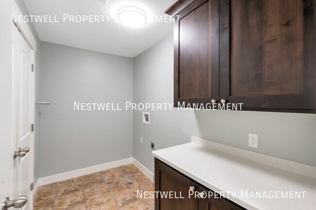 Building Photo - 1045 S 1700 W