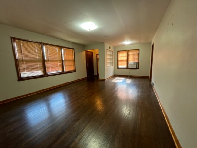 Building Photo - 1059 4th St