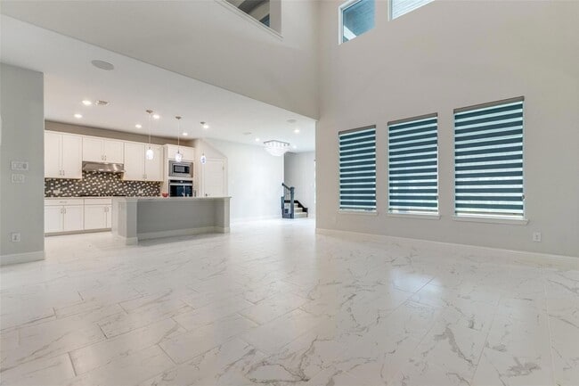 Building Photo - 13445 Loyla Ct